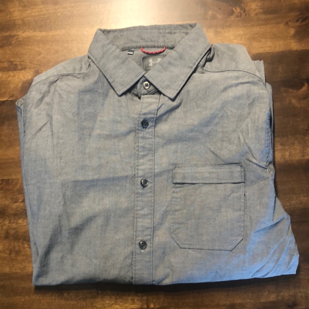 Men’s small Under Armour button up dress shirt